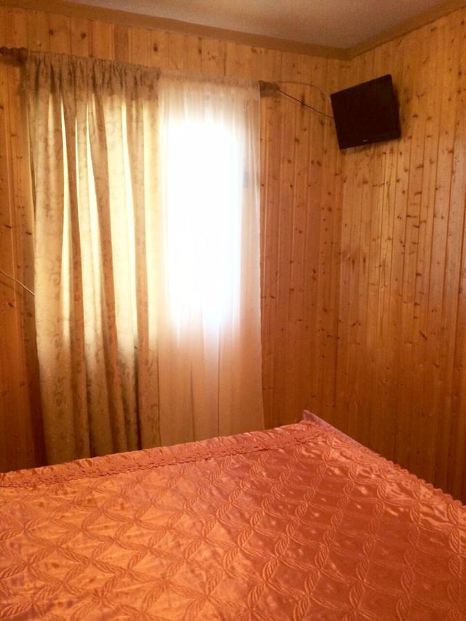 Guesthouse On Zheleznodorozhnaya Sukhumi Esterno foto