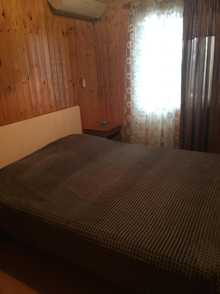 Guesthouse On Zheleznodorozhnaya Sukhumi Esterno foto