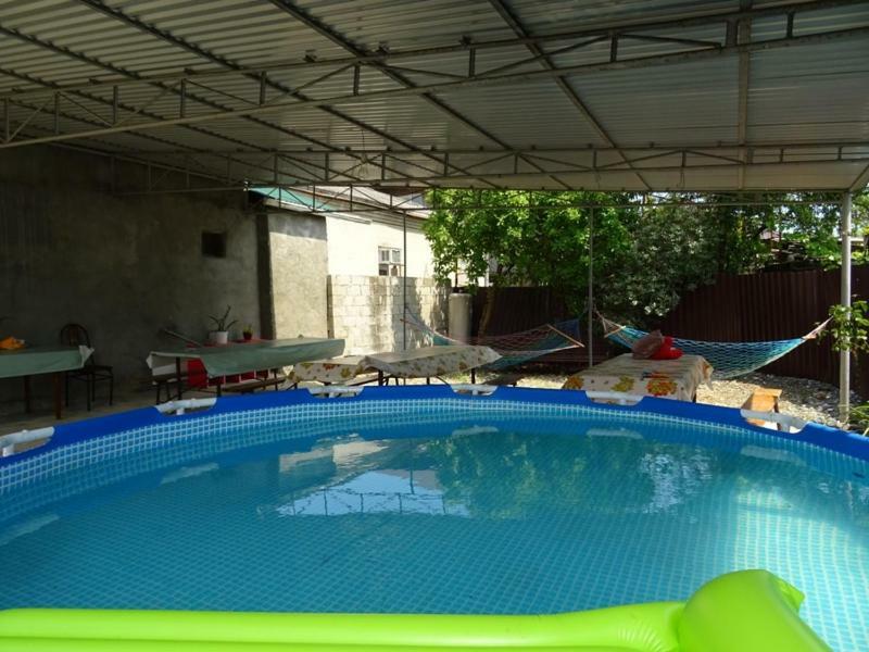 Guesthouse On Zheleznodorozhnaya Sukhumi Esterno foto