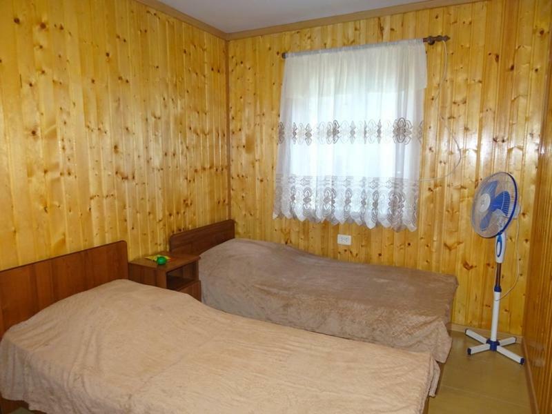 Guesthouse On Zheleznodorozhnaya Sukhumi Esterno foto